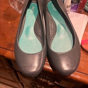 OKA-B Gray Ballerina Flats with Teal Textured Insole size 9